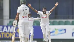 কলম্বোয় দিনশেষে লঙ্কানদের দাপটে ব্যাকফুটে শান্তরা