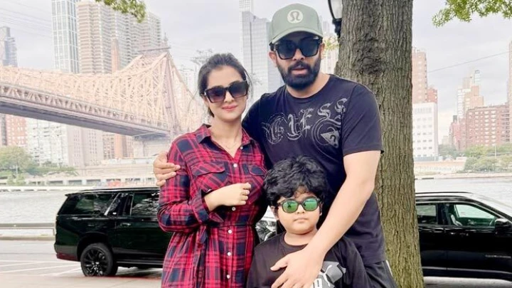 বন্ধু দিবসে নিউইয়র্কে শাকিব-বুবলীর রোমান্স